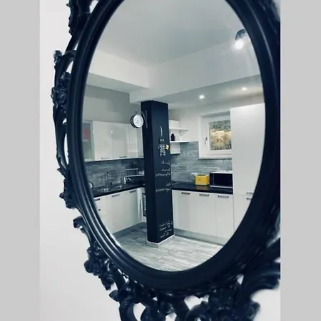 Very House *